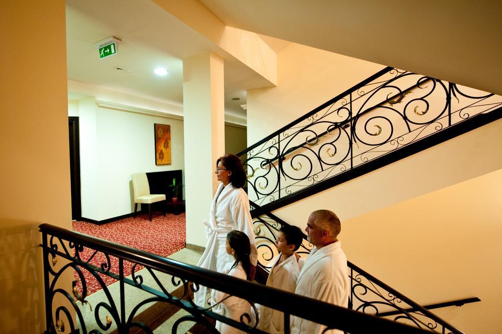 Hotel Aurum Hajduszoboszlo Exterior foto