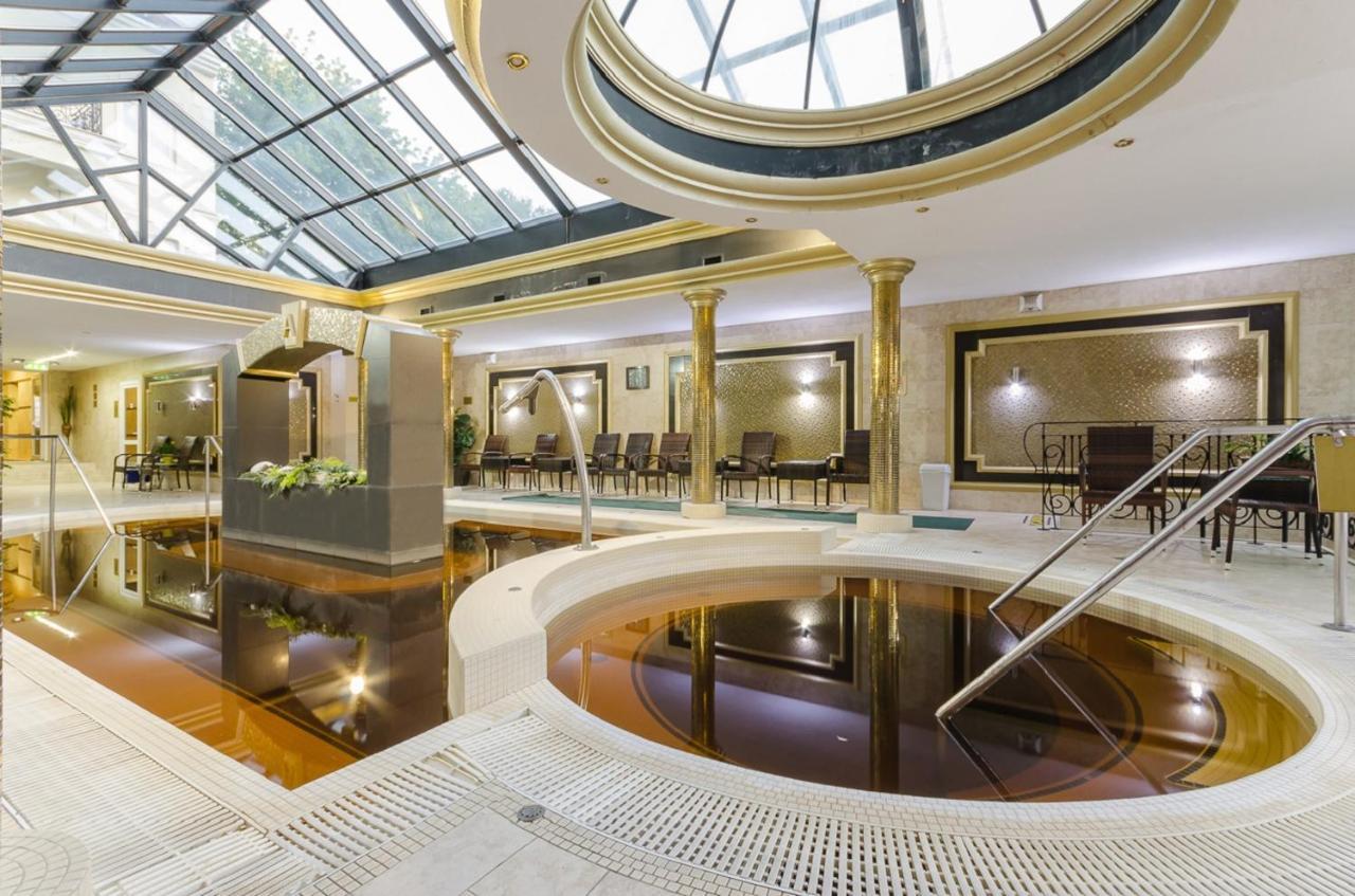 Hotel Aurum Hajduszoboszlo Exterior foto